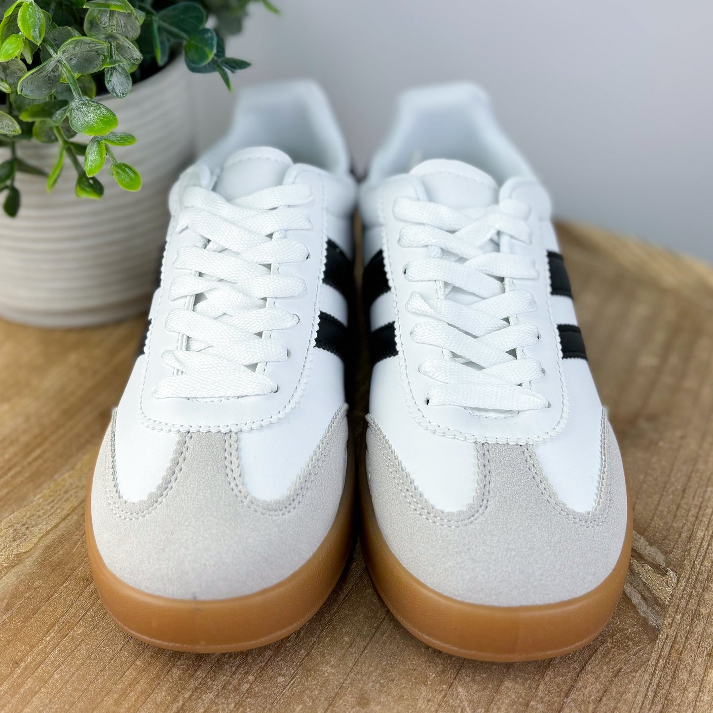 Tyra Stripe Sneakers