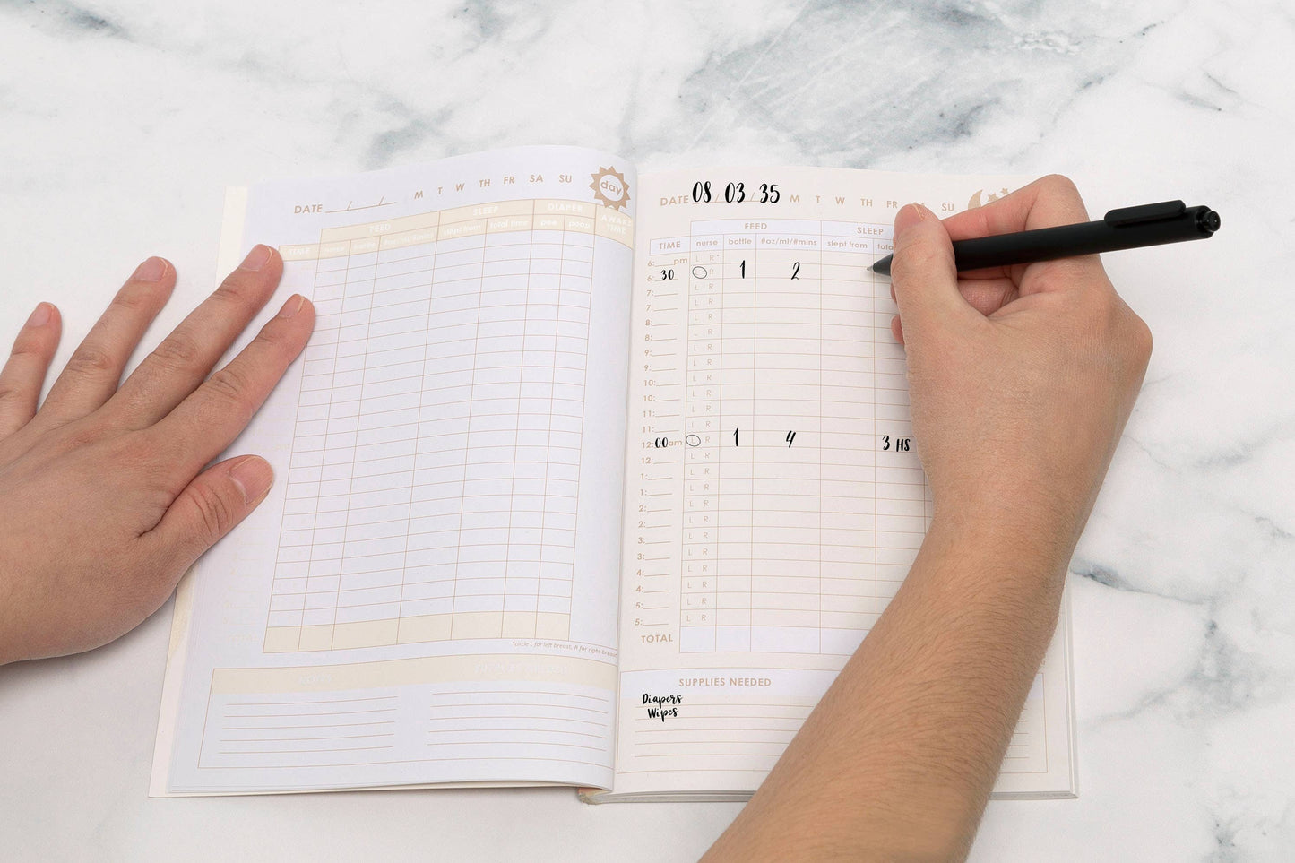 Baby's Daily Log Book