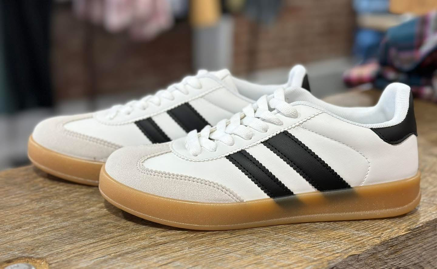 Tyra Stripe Sneakers