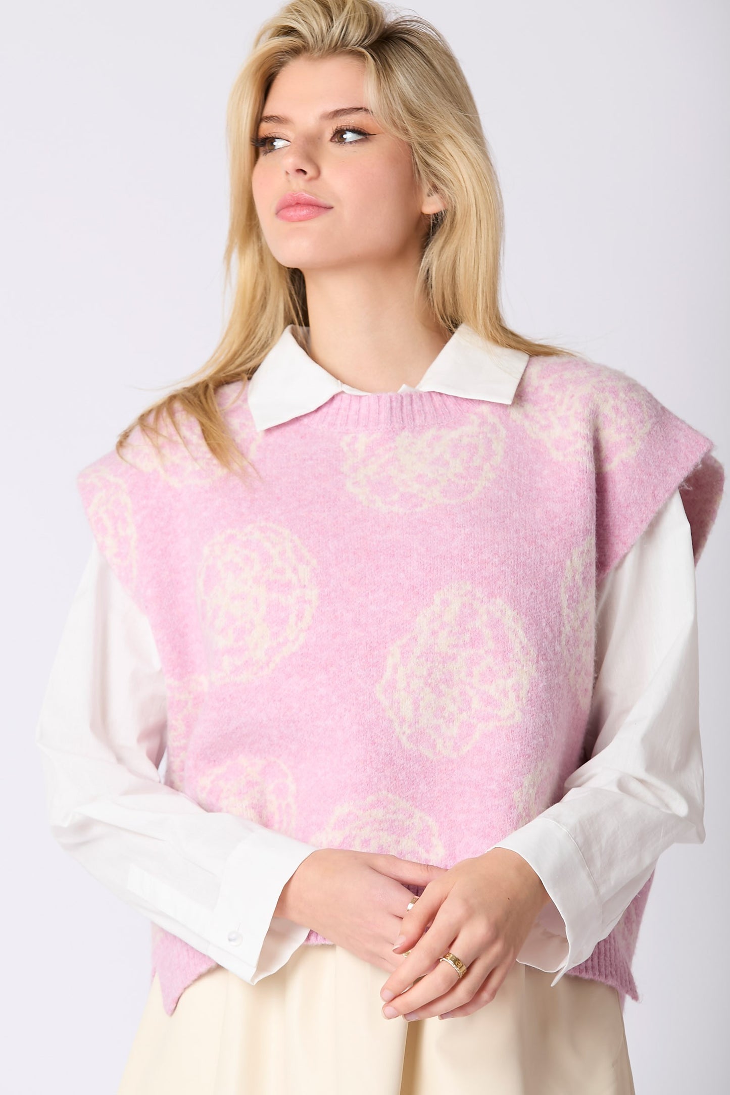 Rose Round Neck Sweater Vest