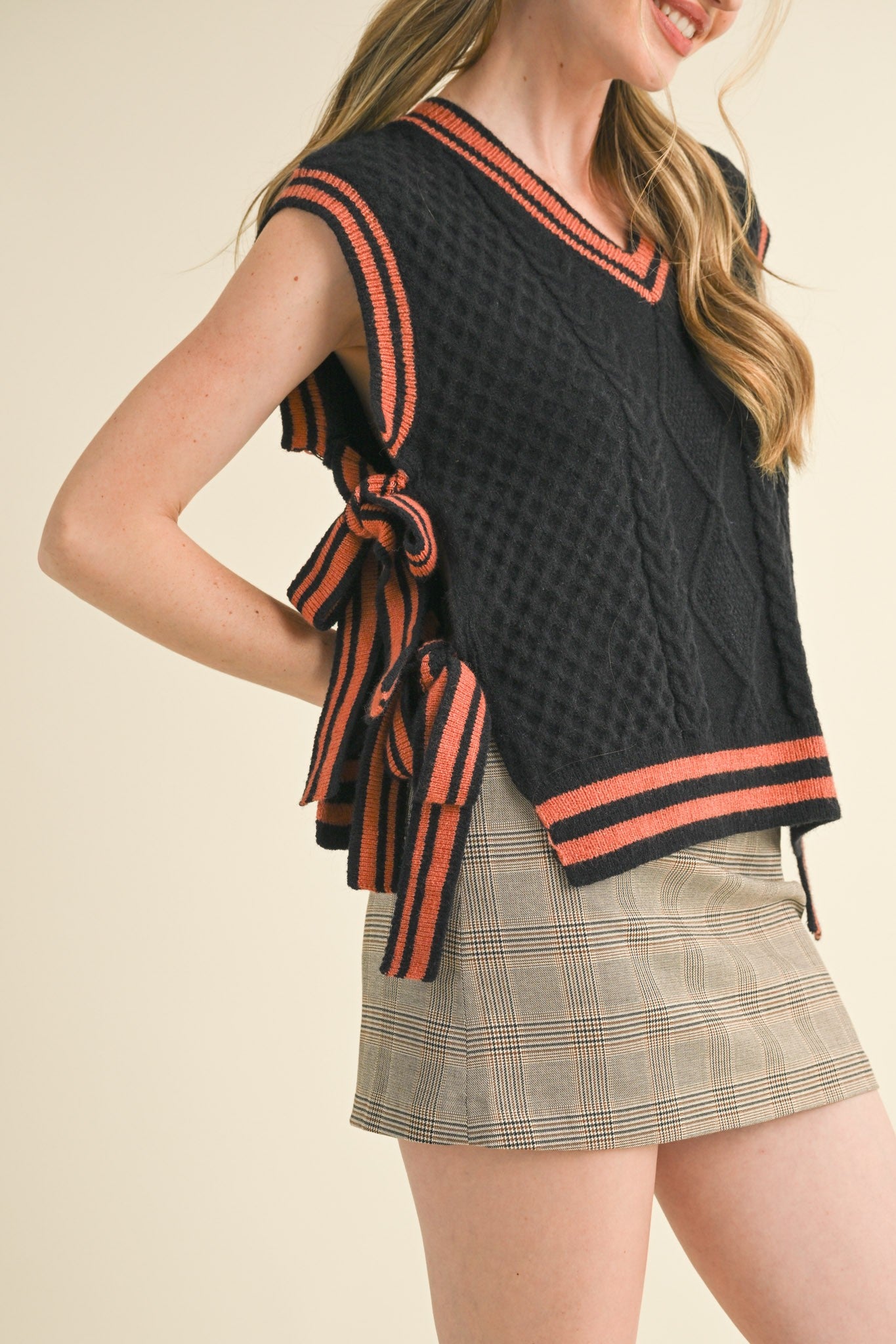 Side Tie Sweater Vest - Black