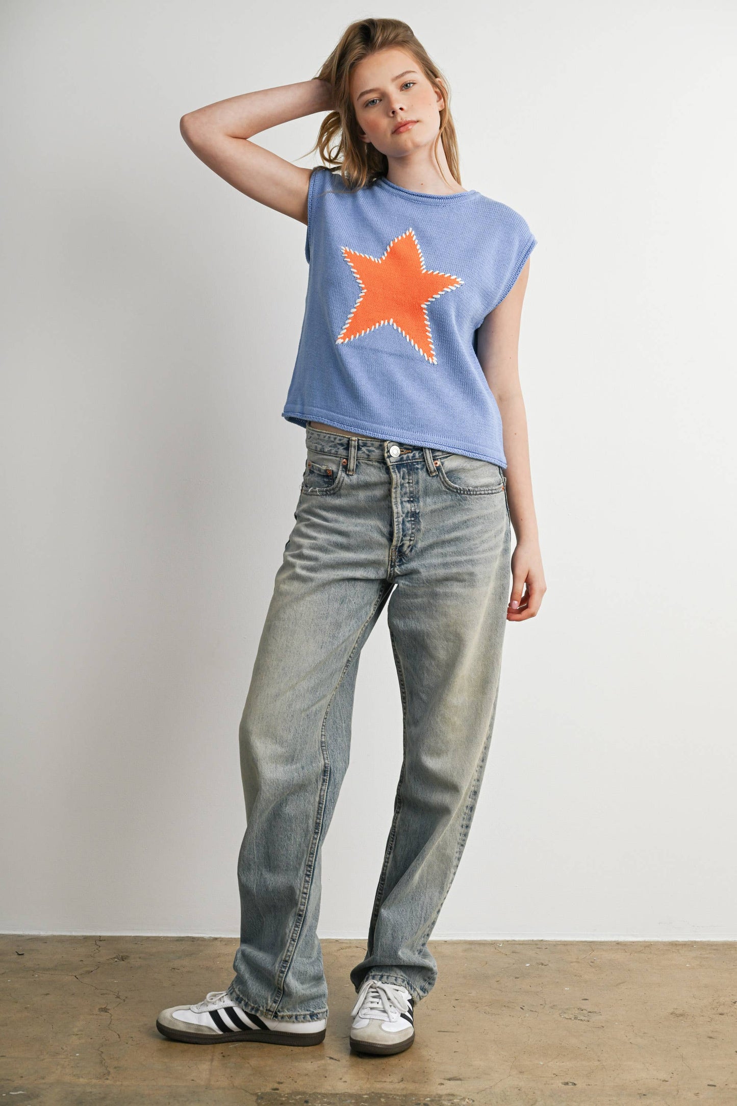 Star Graphic Sweatshirt - BLUE